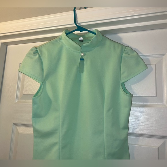 $1 GREEN DRESS ASIAN SIZE XL BUT ITS MORE OF A MED. NEW. $1 WITH ANY $10 ORDER O - Picture 4 of 9